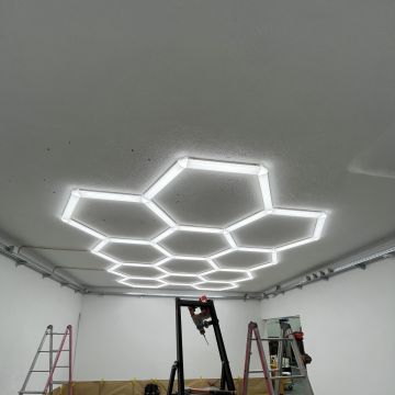 Karin Gustavo - Vila Franca de Xira - Einbau von Lüftungsrohren