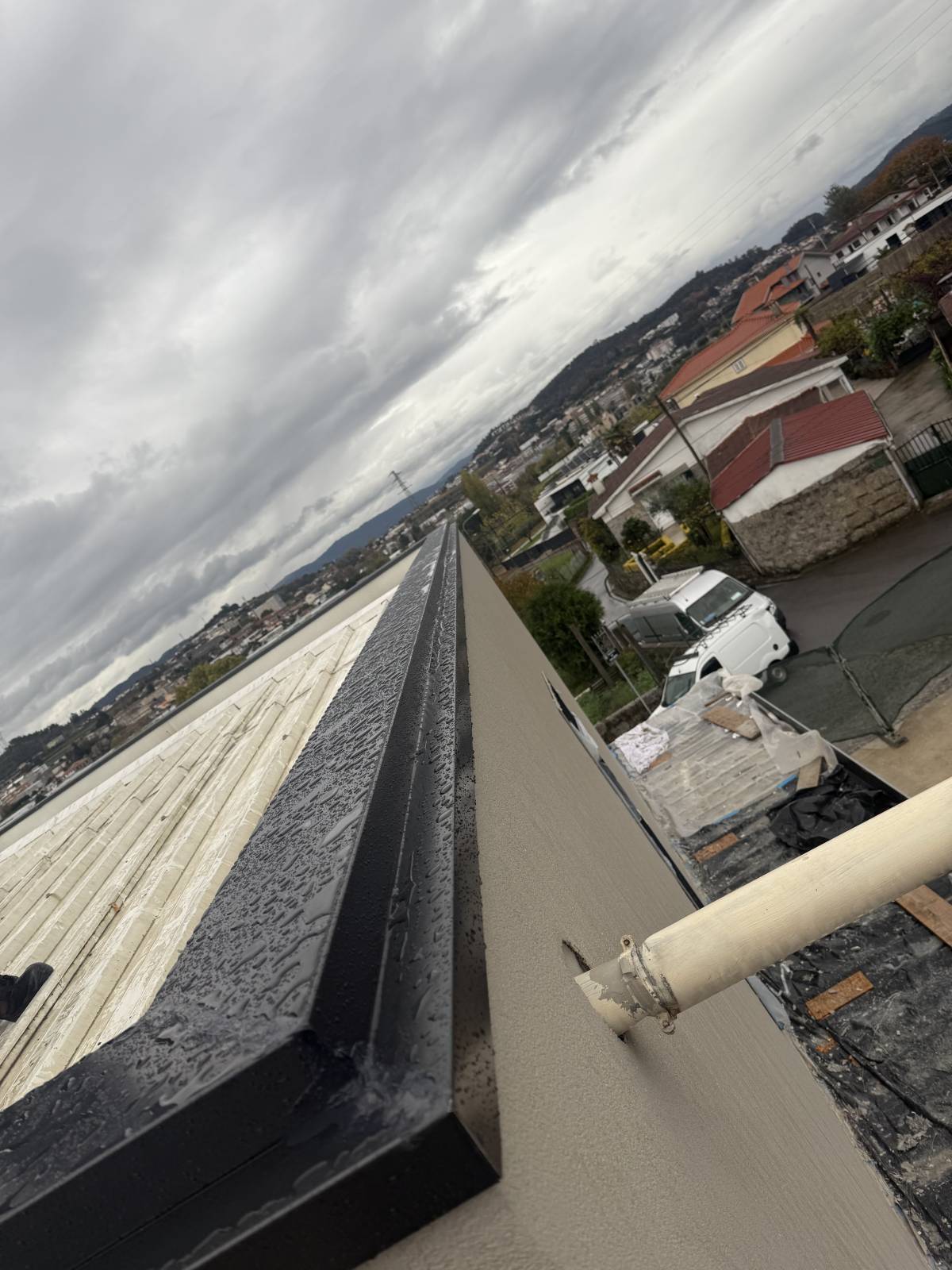Carlos regueiras unip lda - Guimarães - Reparação de Calhas