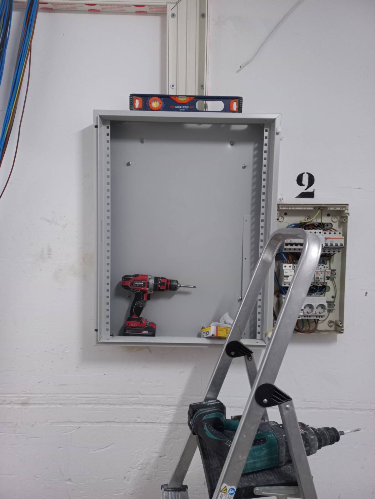 2P ELECTRICAL SOLUTIONS - Braga - Switch and Outlet Installation
