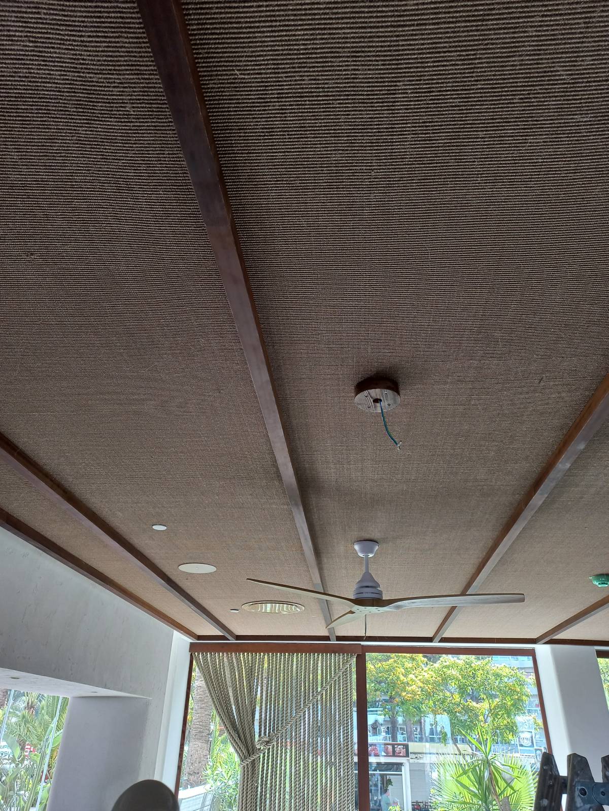 2P ELECTRICAL SOLUTIONS - Braga - Lamp Installation