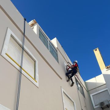 FGT PINTURA EM ALTURA - Portimão - Pintura de Interiores