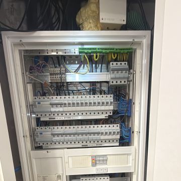 Mmr soluções elétrica - Póvoa de Varzim - Instalação de Interruptores e Tomadas