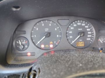Taller mecánico para reparación de coches