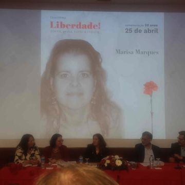 Marisa Marques - Almada - Hebräisch Übersetzung