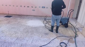 Jorge - Esposende - Window Blinds Cleaning