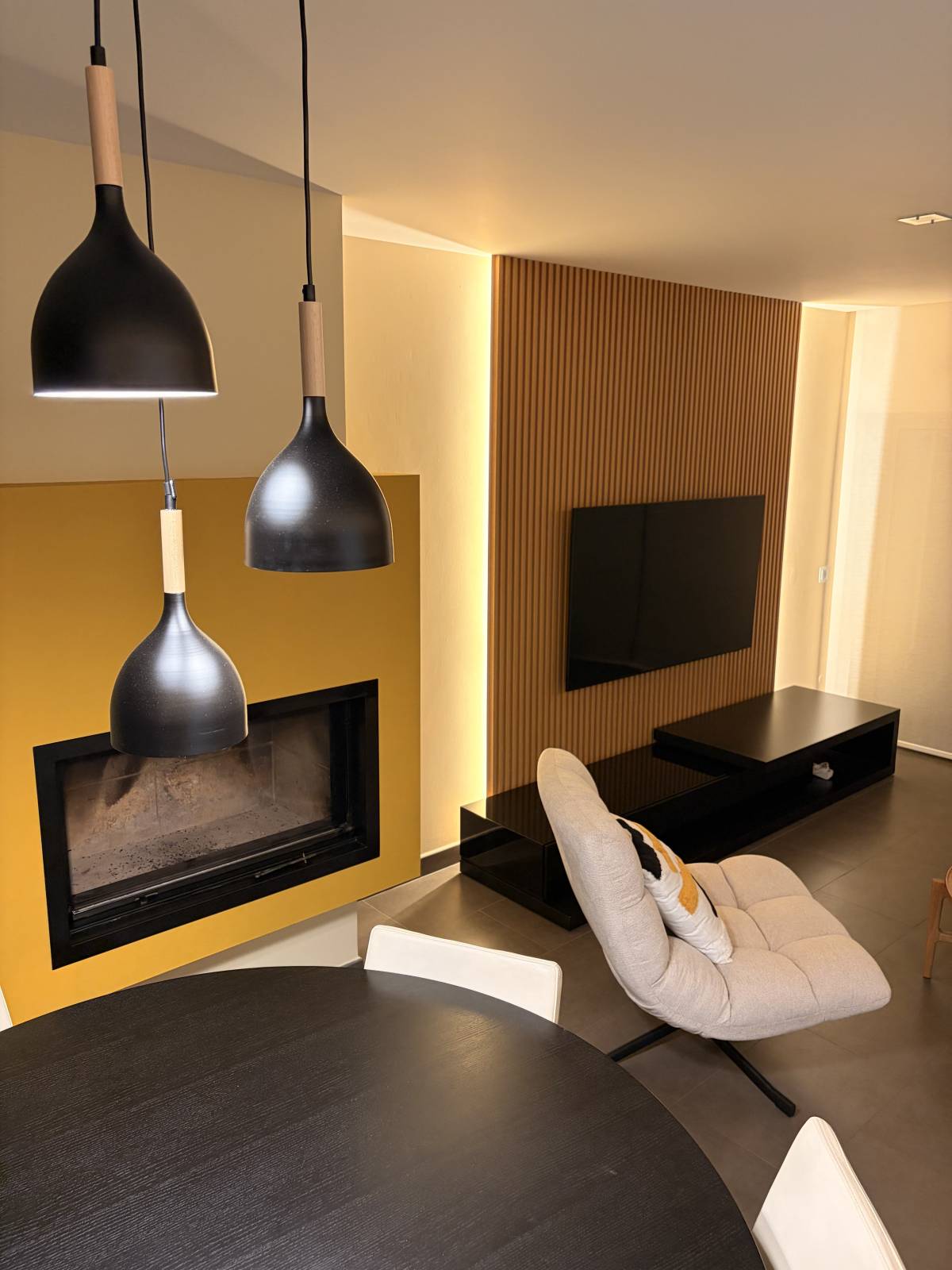 D24 Remodelações! - Vila Real de Santo António - Instalação de Papel de Parede