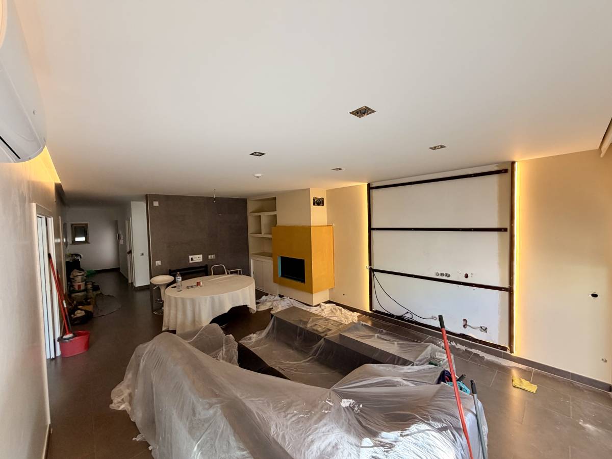 D24 Remodelações! - Vila Real de Santo António - Instalação de Papel de Parede