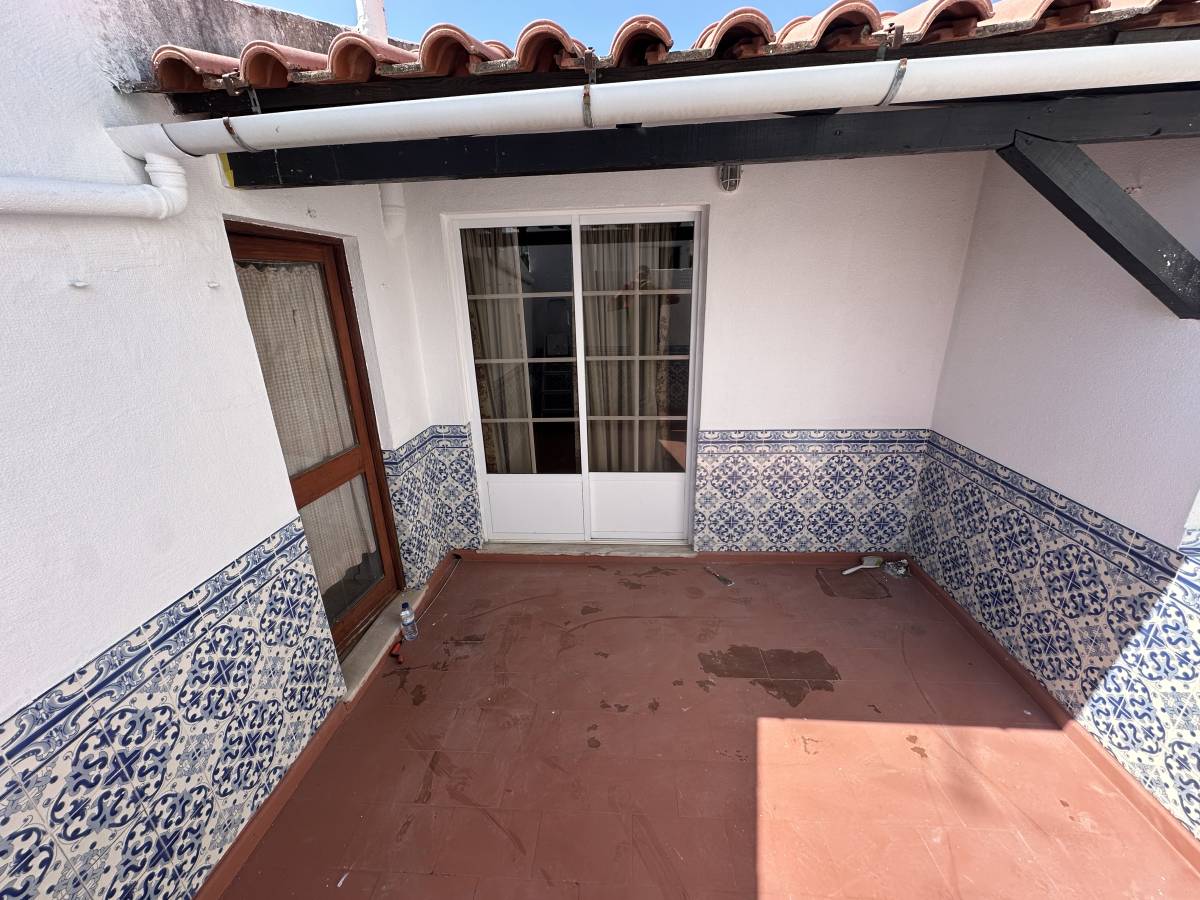 Muneeb - Sintra - Pintura de Móveis