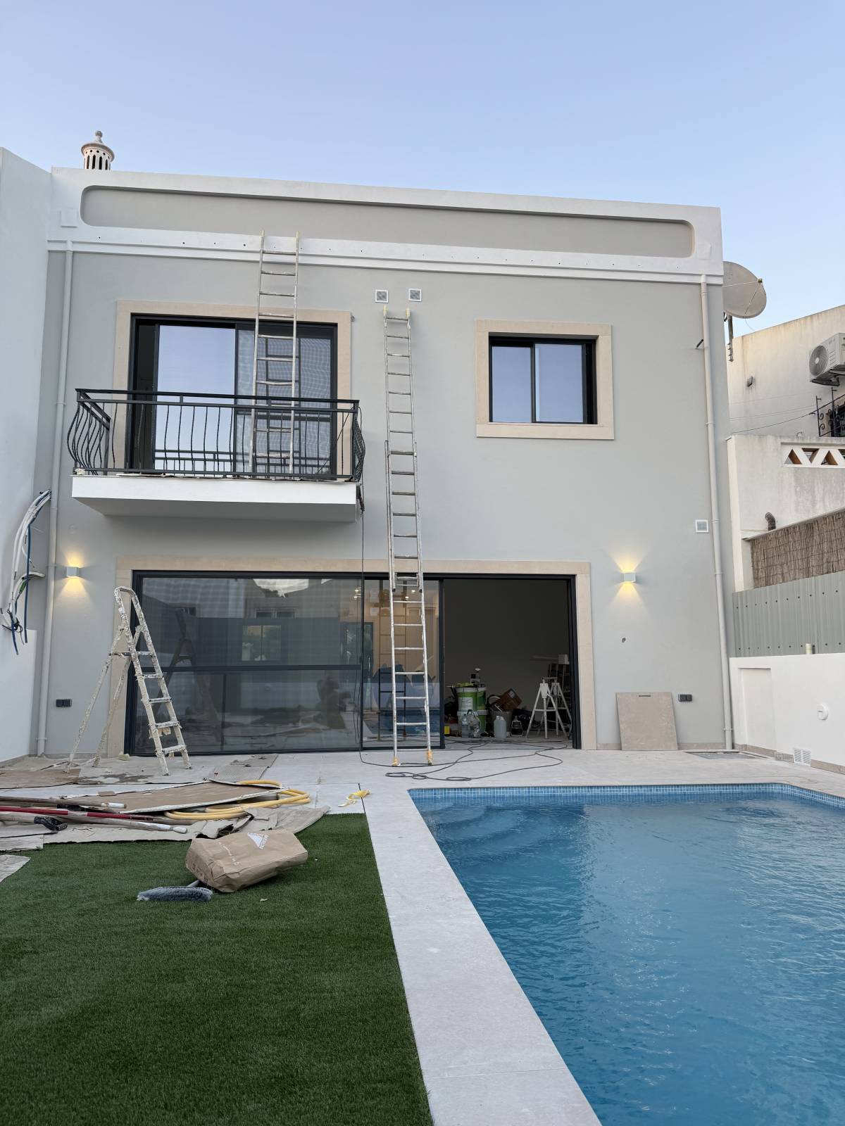 Lux Construction PT - Loulé - Reparación de patios