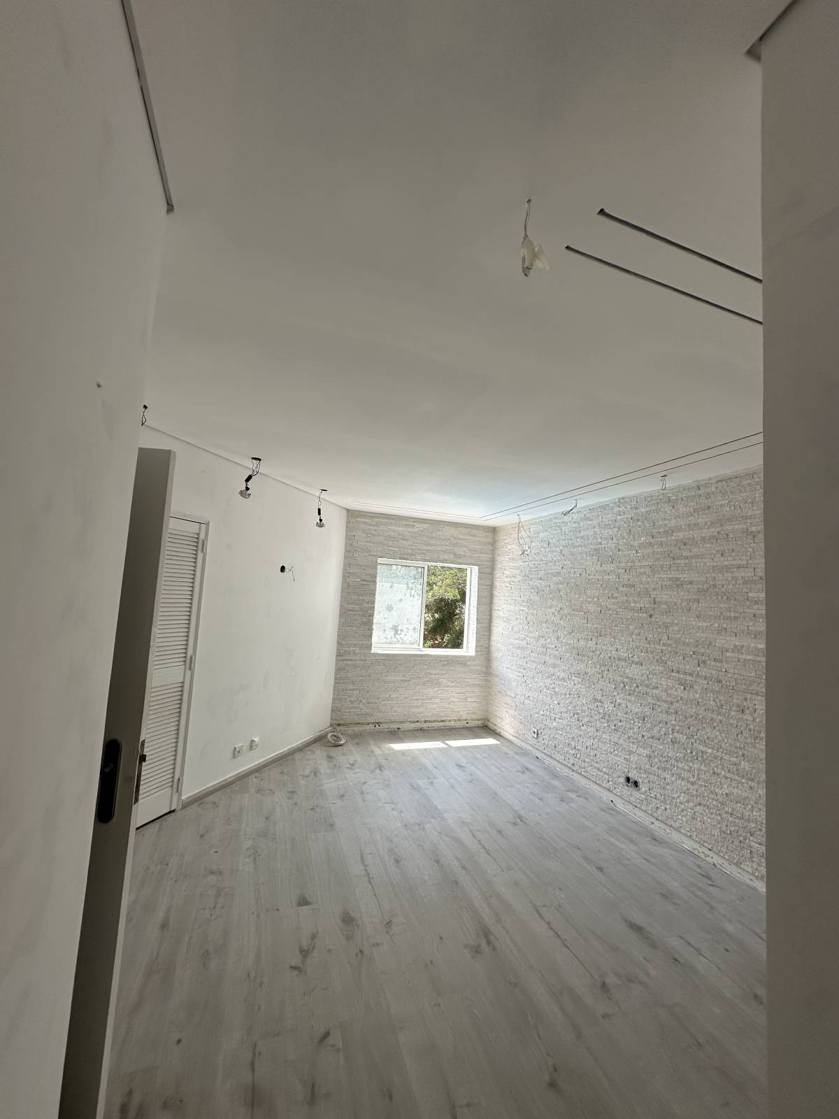 Muneeb - Sintra - Reparação ou Substituição de Pavimento em Pedra ou Ladrilho