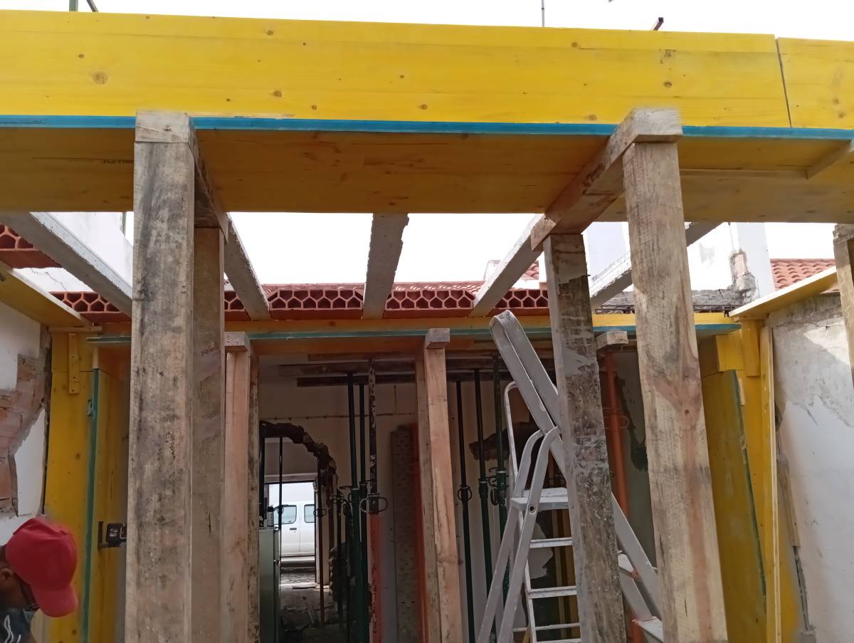 Varandas e Contrastes Unipessoal lda - Amadora - Telhados e Coberturas
