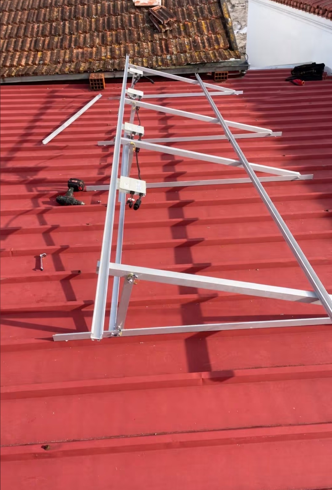 ALFA iluminaçao - Águeda - Instalación de interruptores y enchufes