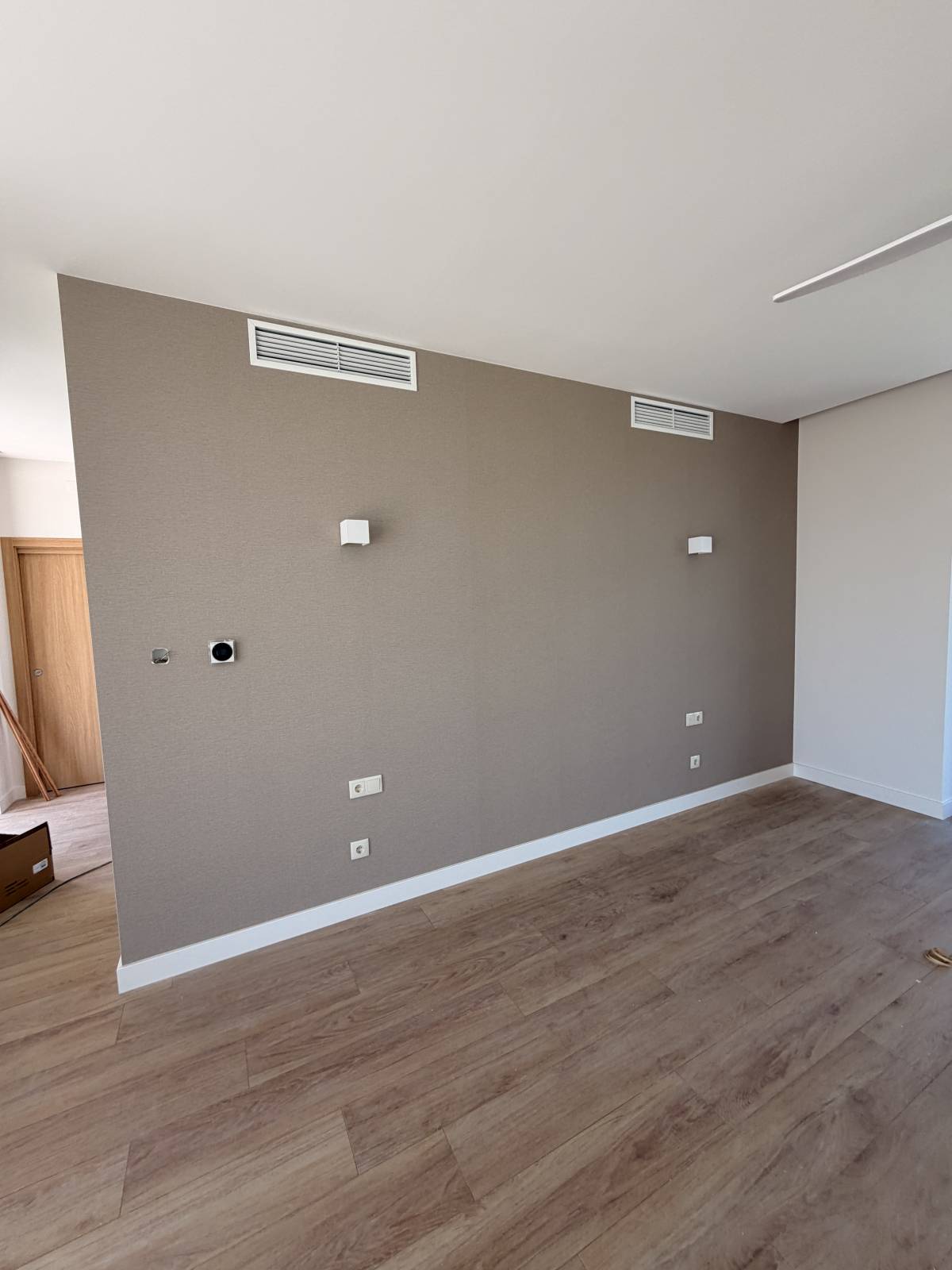 D24 Remodelações! - Vila Real de Santo António - Reparação de Papel de Parede
