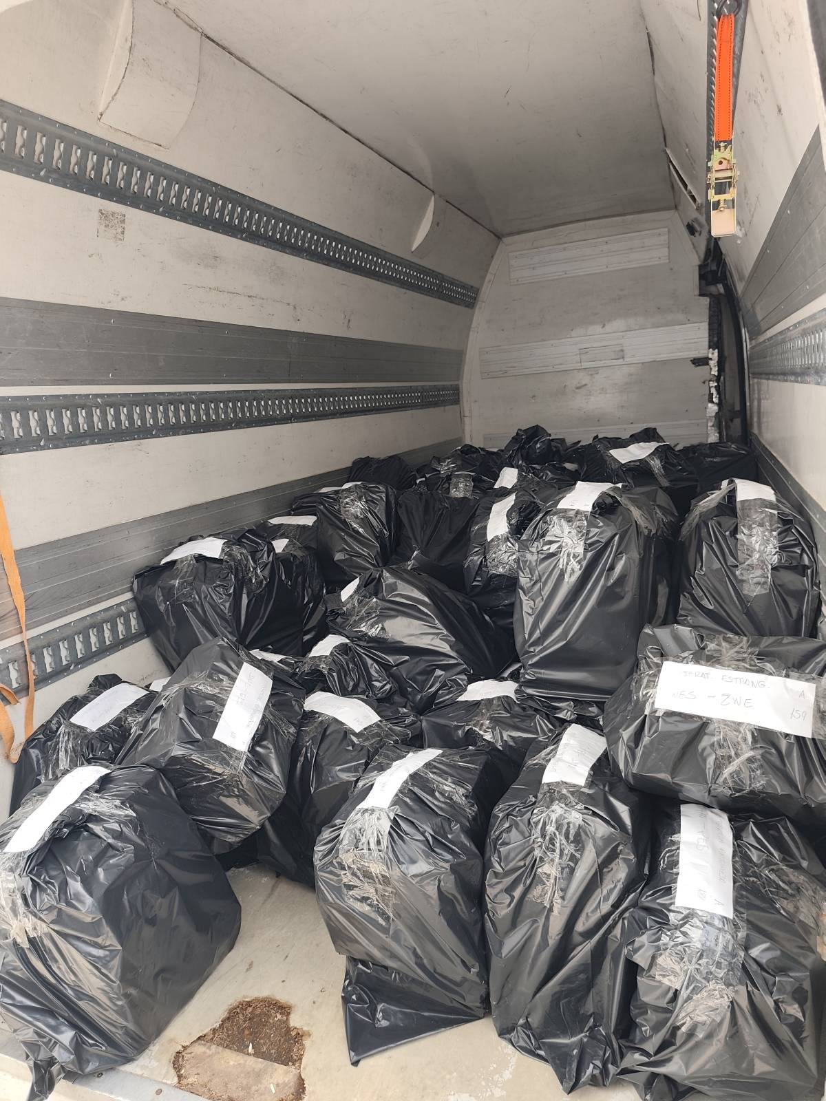 Venâncio transportes - Alenquer - Nettoyage de stores