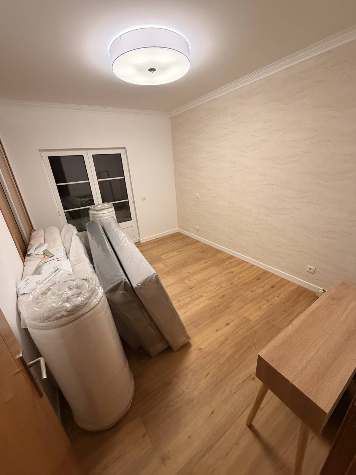 D24 Remodelações! - Vila Real de Santo António - Remoção de Papel de Parede