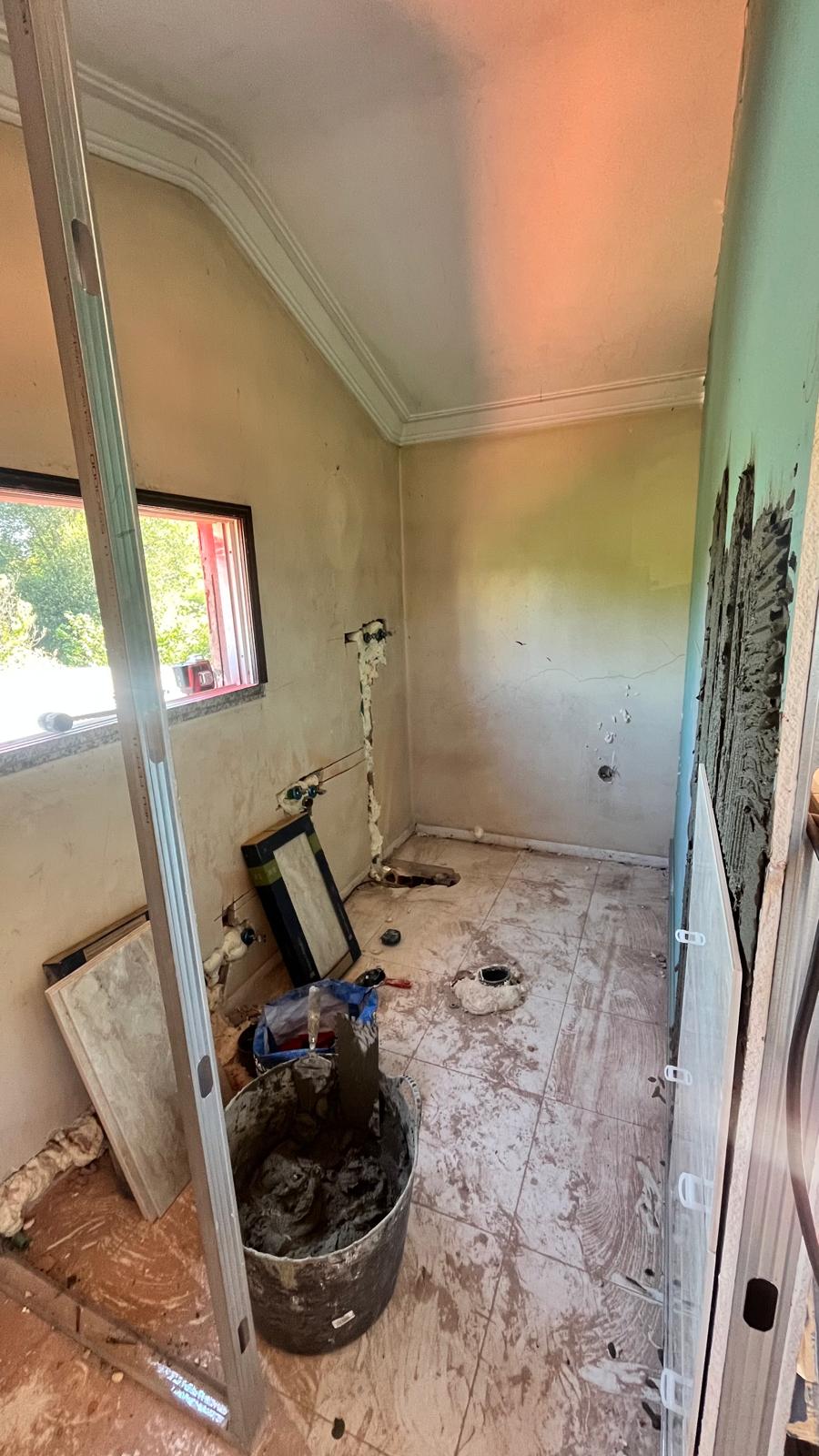LJ Property Services - Portimão - Instalación de baños