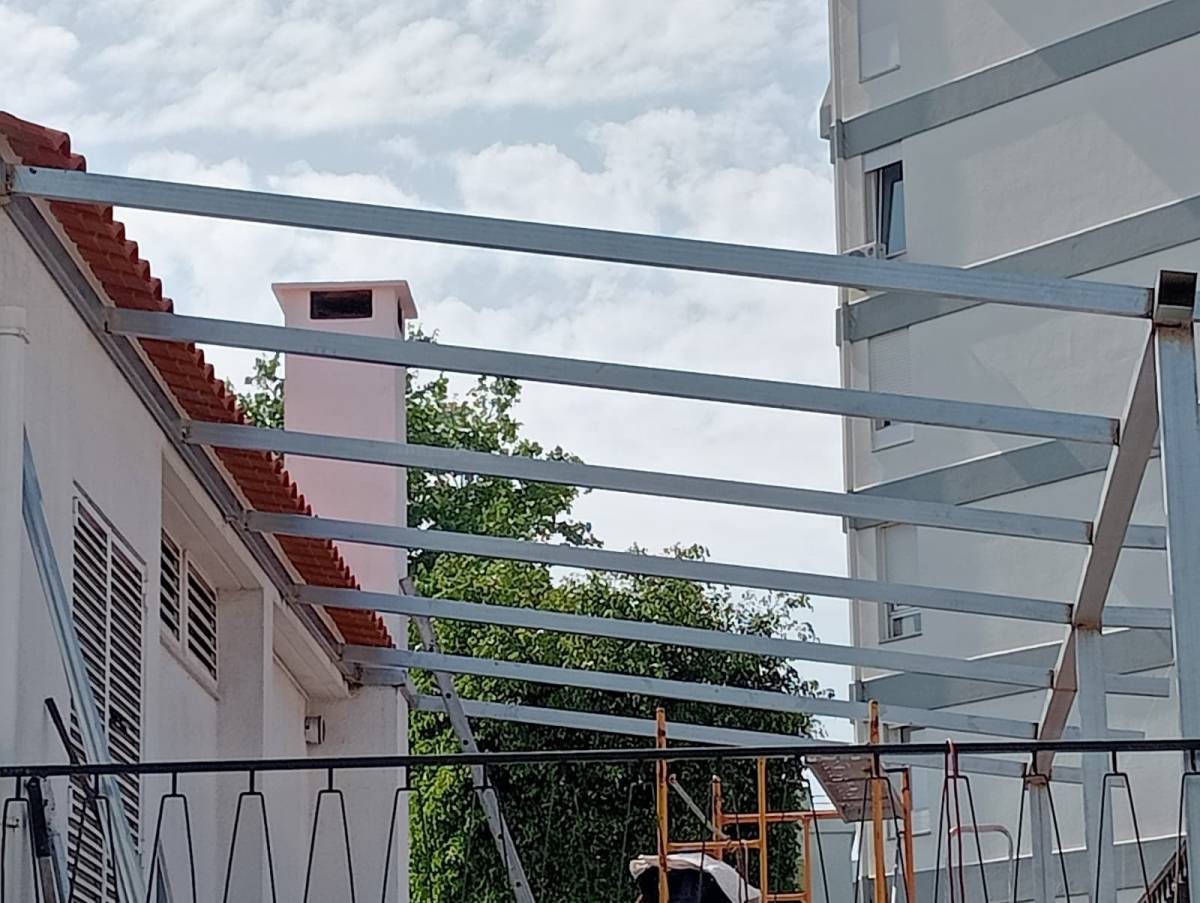 Células habilidosa construçães e serviços - Moita - Instalação de Lâmpada