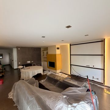 D24 Remodelações! - Vila Real de Santo António - Instalação de Papel de Parede