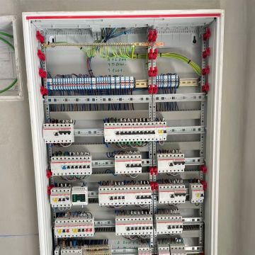 ALFA iluminaçao - Águeda - Reparación de interruptores y enchufes
