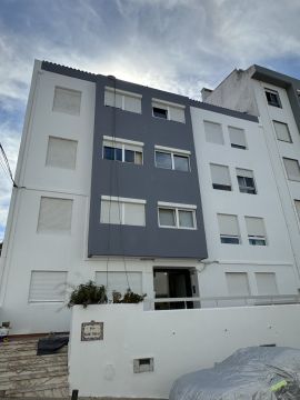 Muneeb - Sintra - Pintura ou Revestimento de Pavimento