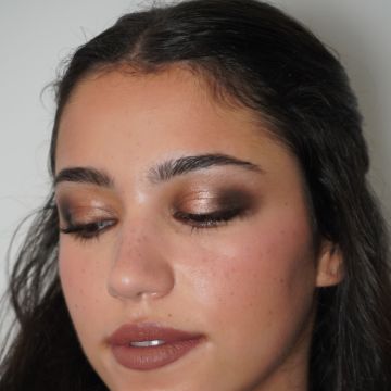 Sara Ibrahim | Professional Makeup Artist & Hairstylist - Seixal - Cabeleireiros e Maquilhadores