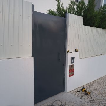 Soldas especiais - Loulé - Katzenklappe einbauen