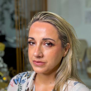 Sara Ibrahim | Professional Makeup Artist & Hairstylist - Seixal - Cabeleireiros e Maquilhadores