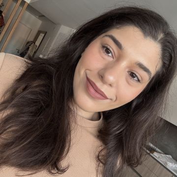 Sara Ibrahim | Professional Makeup Artist & Hairstylist - Seixal - Cabeleireiros e Maquilhadores