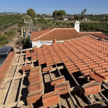 LJ Property Services - Portimão - Instalación, reparación o eliminación de revestimientos