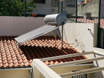 Roof Installation Professional