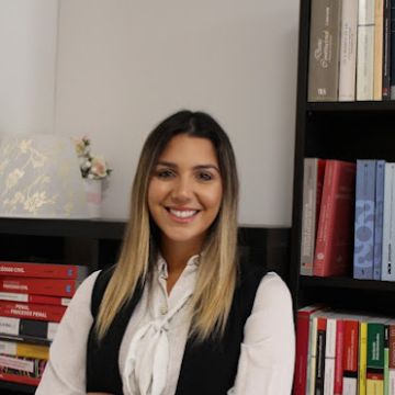 Rafaela Ferreira Leal - Paredes - Advogado de Direito Civil