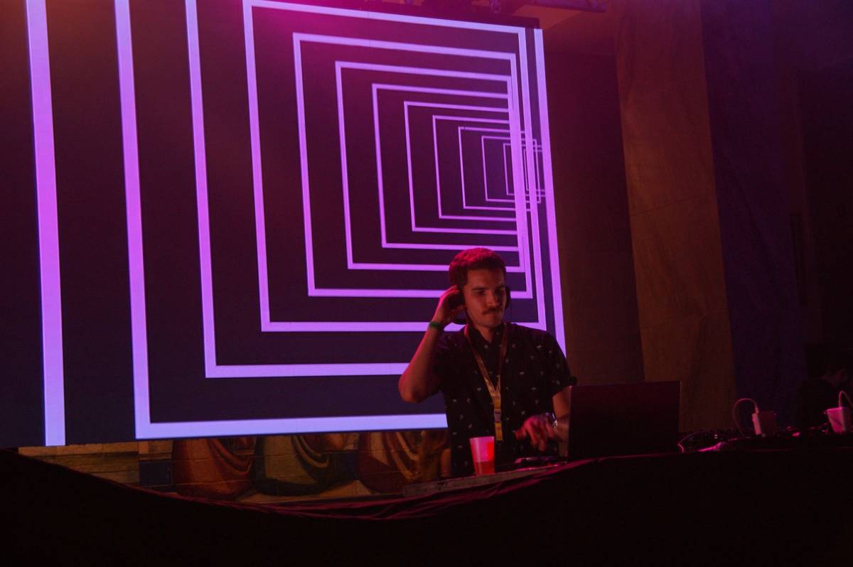 DJ V1NA - Elvas - Hochzeits-DJ
