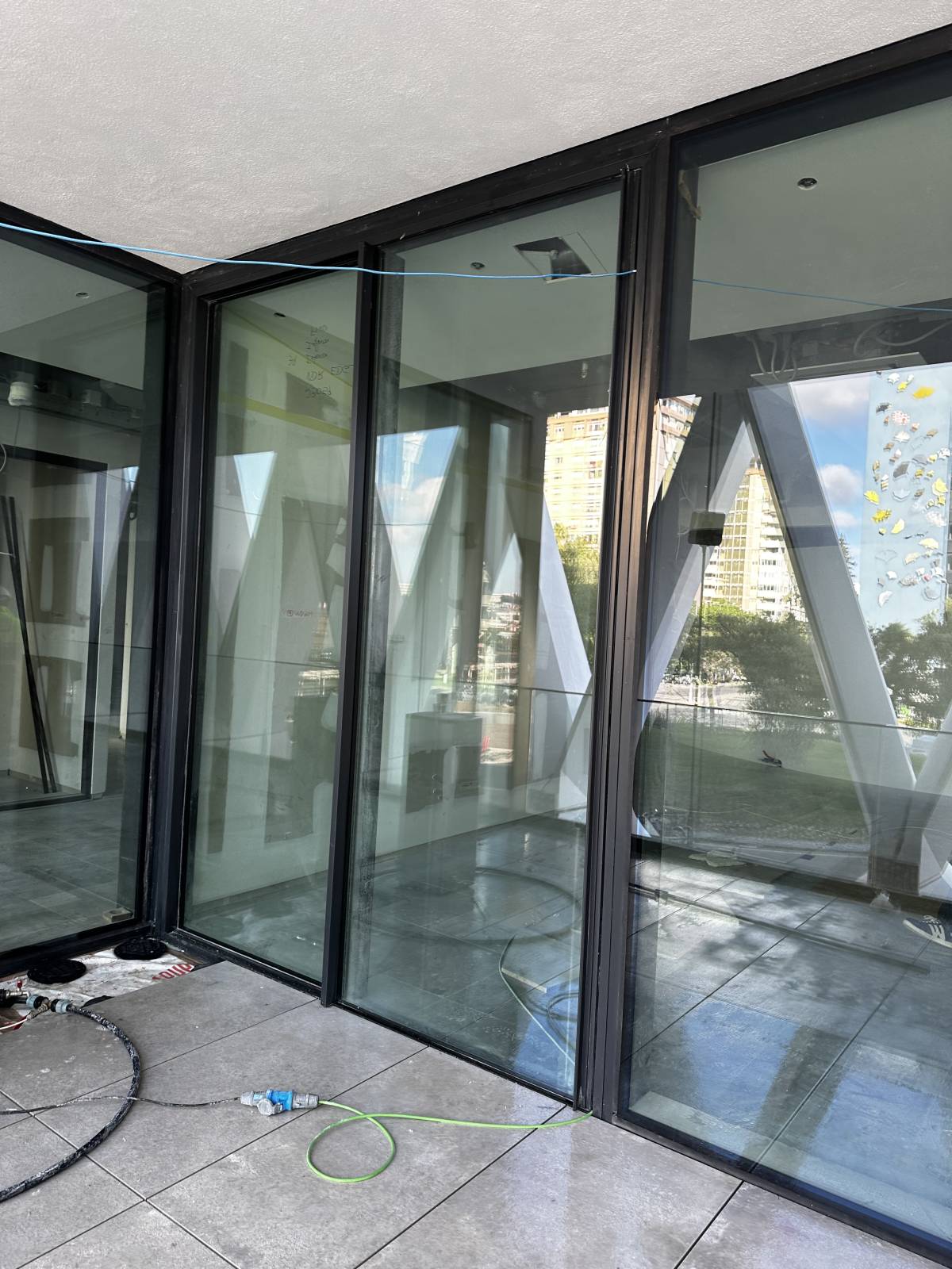 Pedro Silva - Almada - Commercial Cleaning