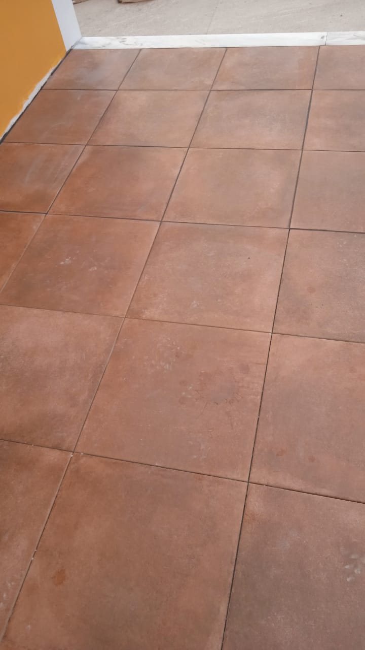 WLM remodelações - Torres Vedras - Pose de plinthes