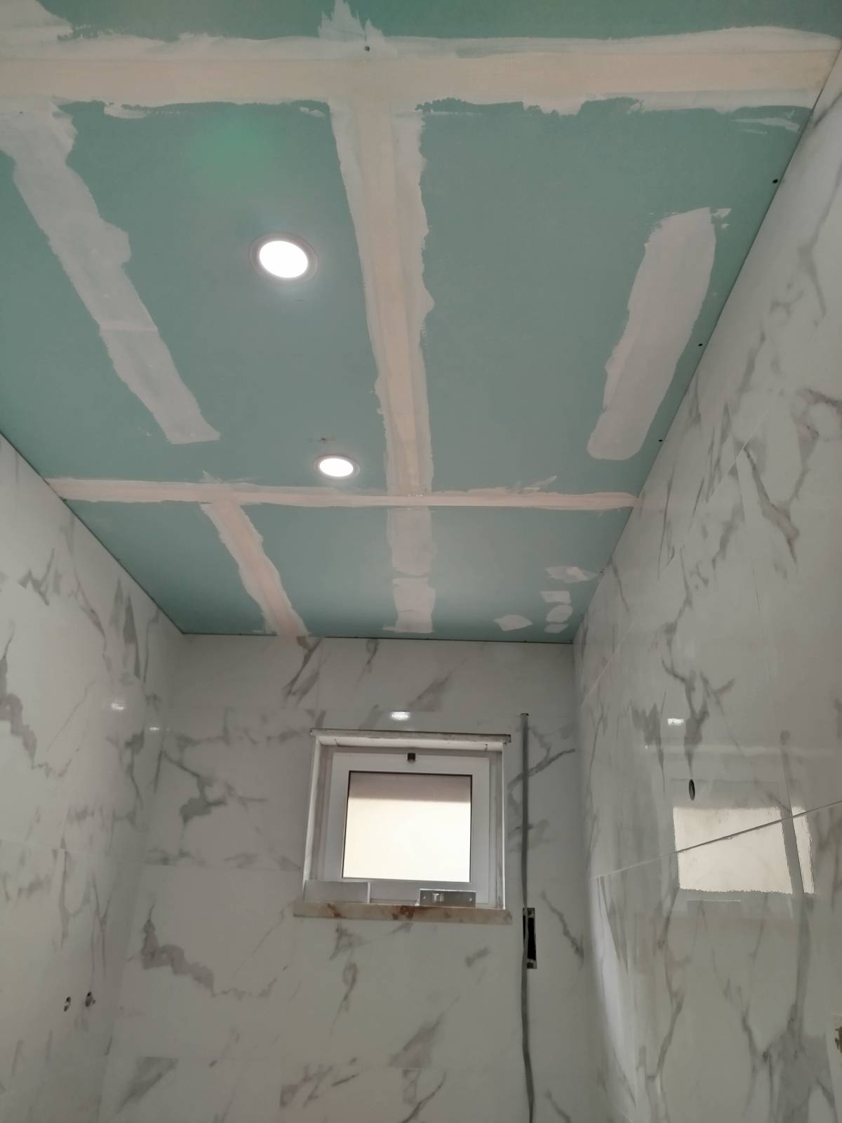 Lucas Valadares - Vila Franca de Xira - Drop Ceiling