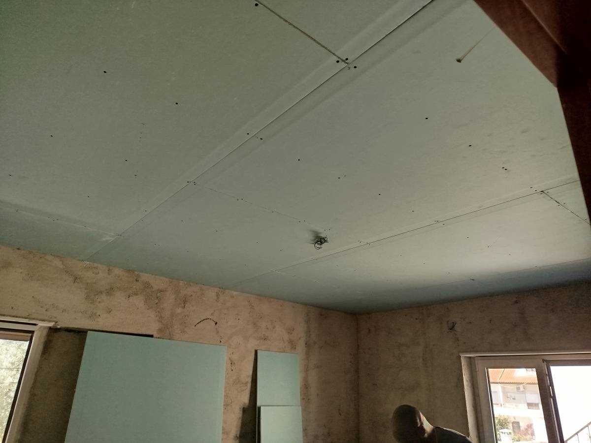 Lucas Valadares - Vila Franca de Xira - Interior Wall Addition
