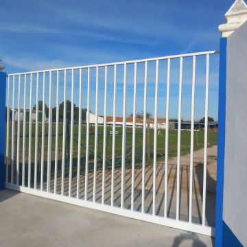 Margardens - Montijo - Einbau oder Austausch der Garagentür