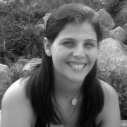 Sofia Fernandes - Oeiras - Suspensão de Quadros e Instalação de Arte