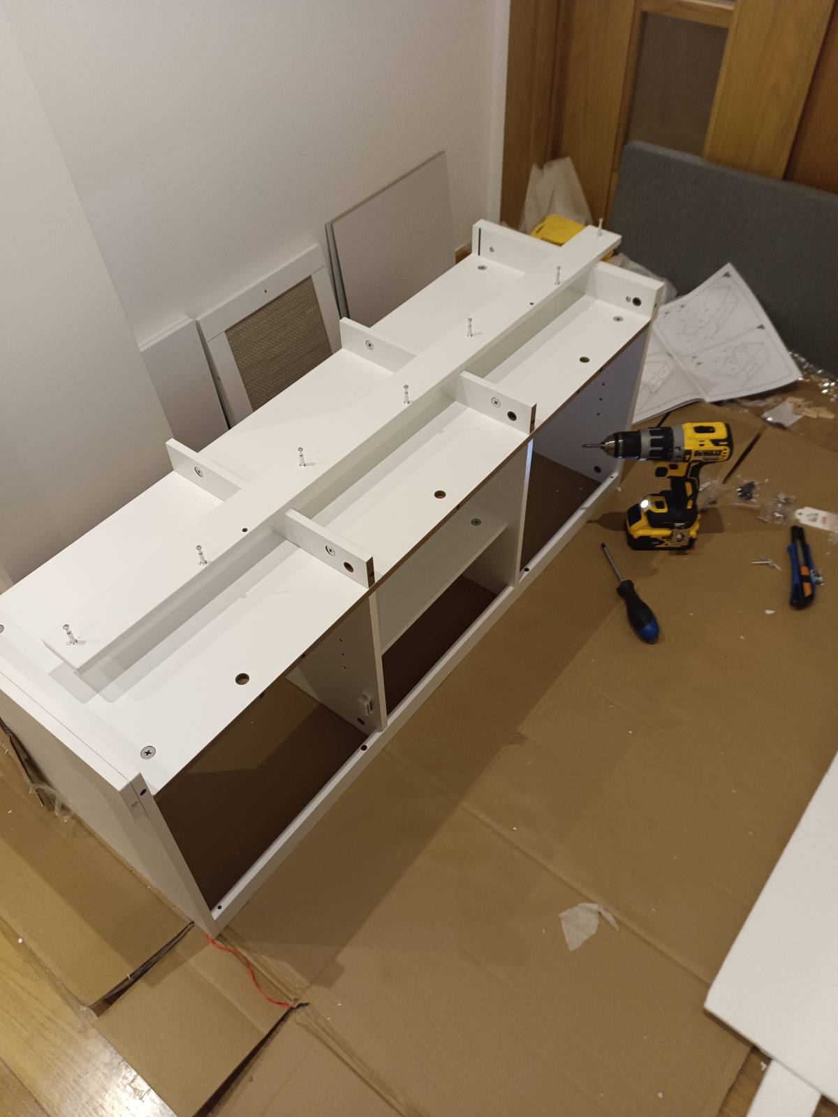 Antônio Junior - Coimbra - Montagem de Berço