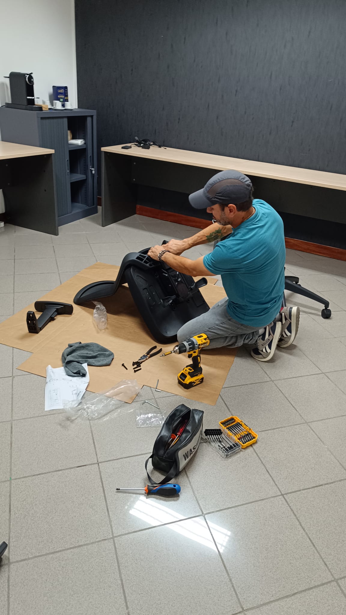 Antônio Junior - Coimbra - Montagem de Mobília