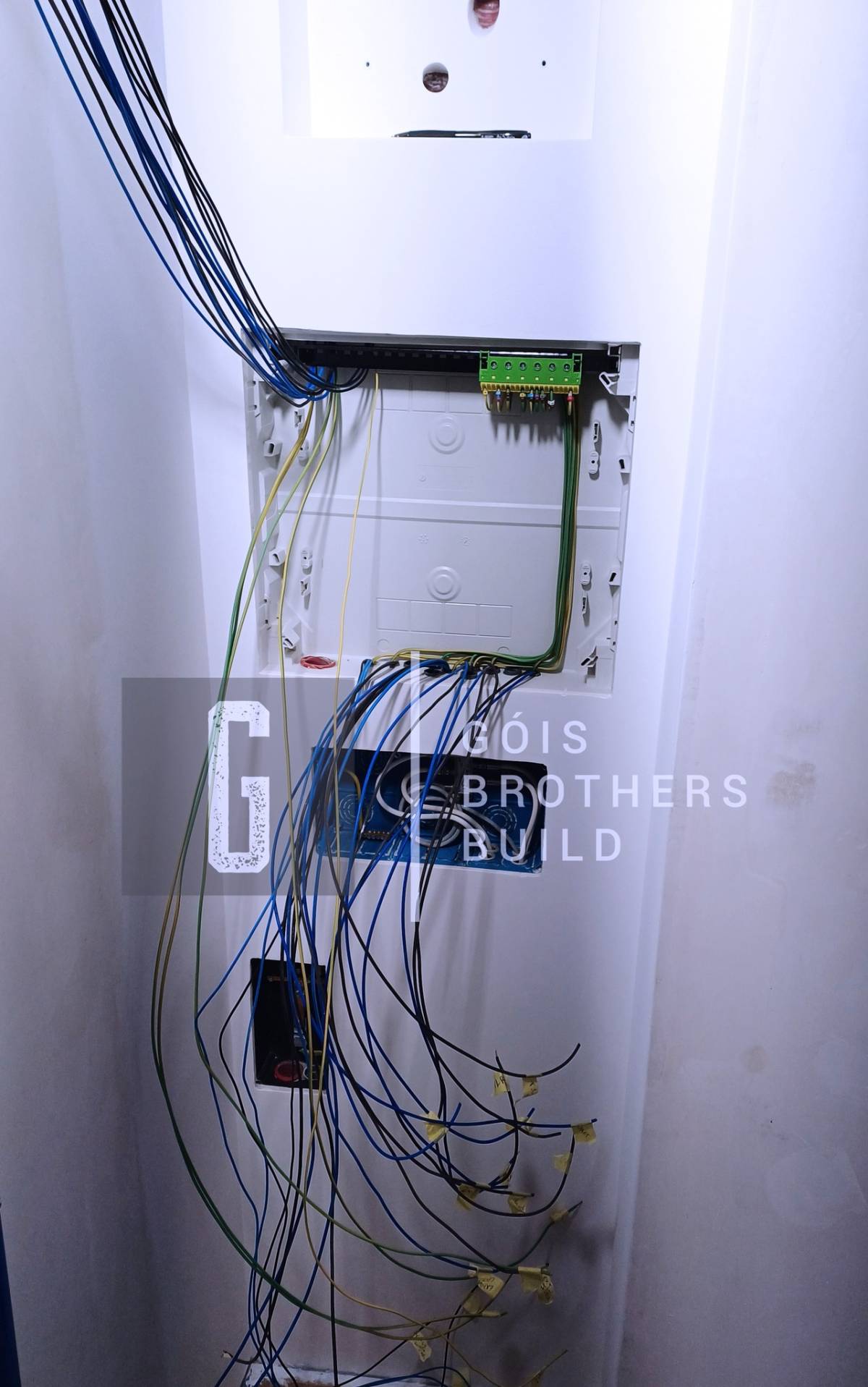 Gois - Vila Nova de Gaia - Vinyl or Linoleum Repair or Partial Replacement