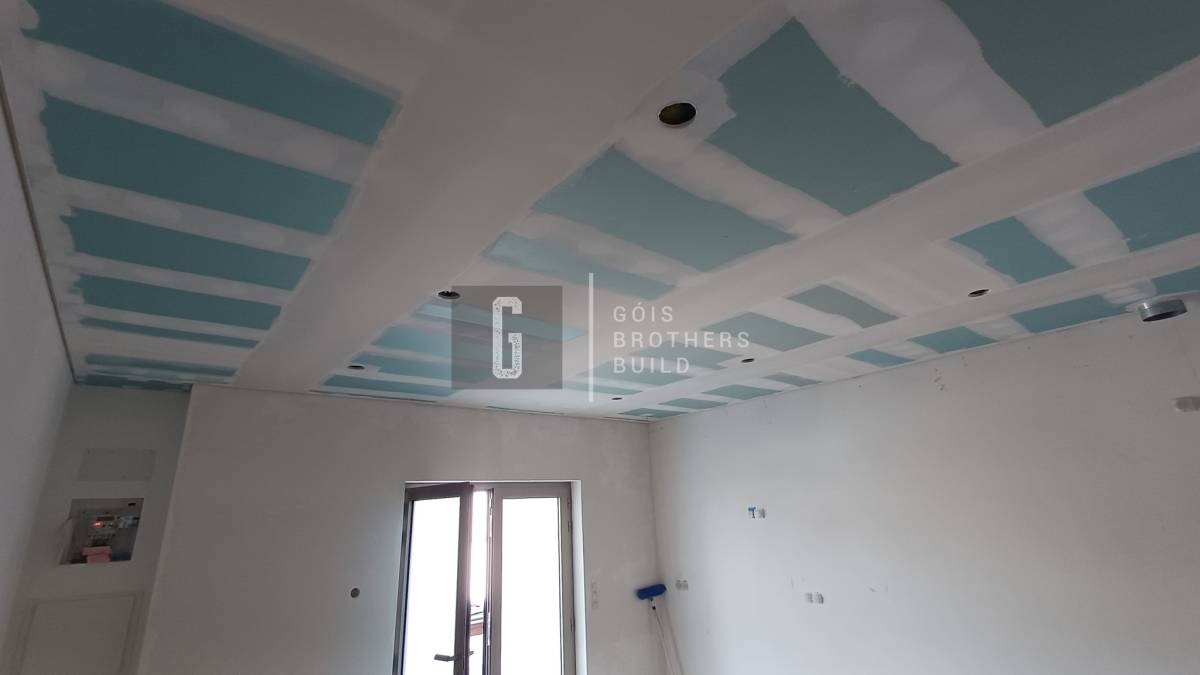 Gois - Vila Nova de Gaia - Generator Installation