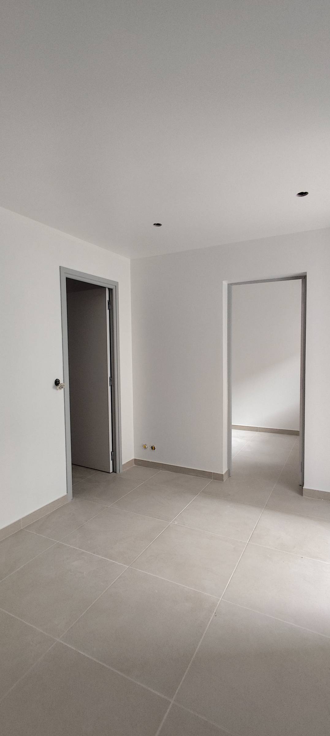Stenio Rodrigues pinturas - Leiria - Interior Painting