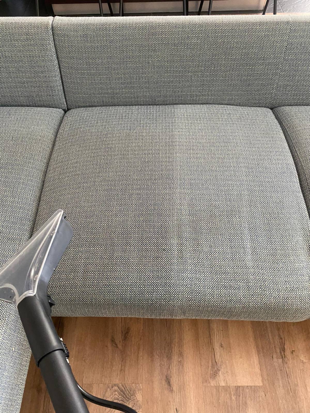 Clean House - Cascais - Window Blinds Cleaning
