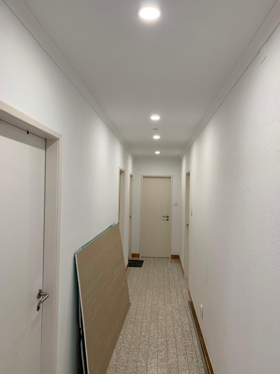 VM Pinturas  e obras em geral - Sintra - Trockenbau reparieren und Oberflächenstruktur geben