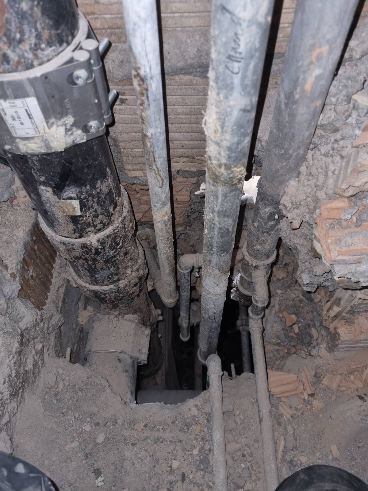 Diogo César Canalizador - Santa Maria da Feira - Sump Pump Installation or Replacement