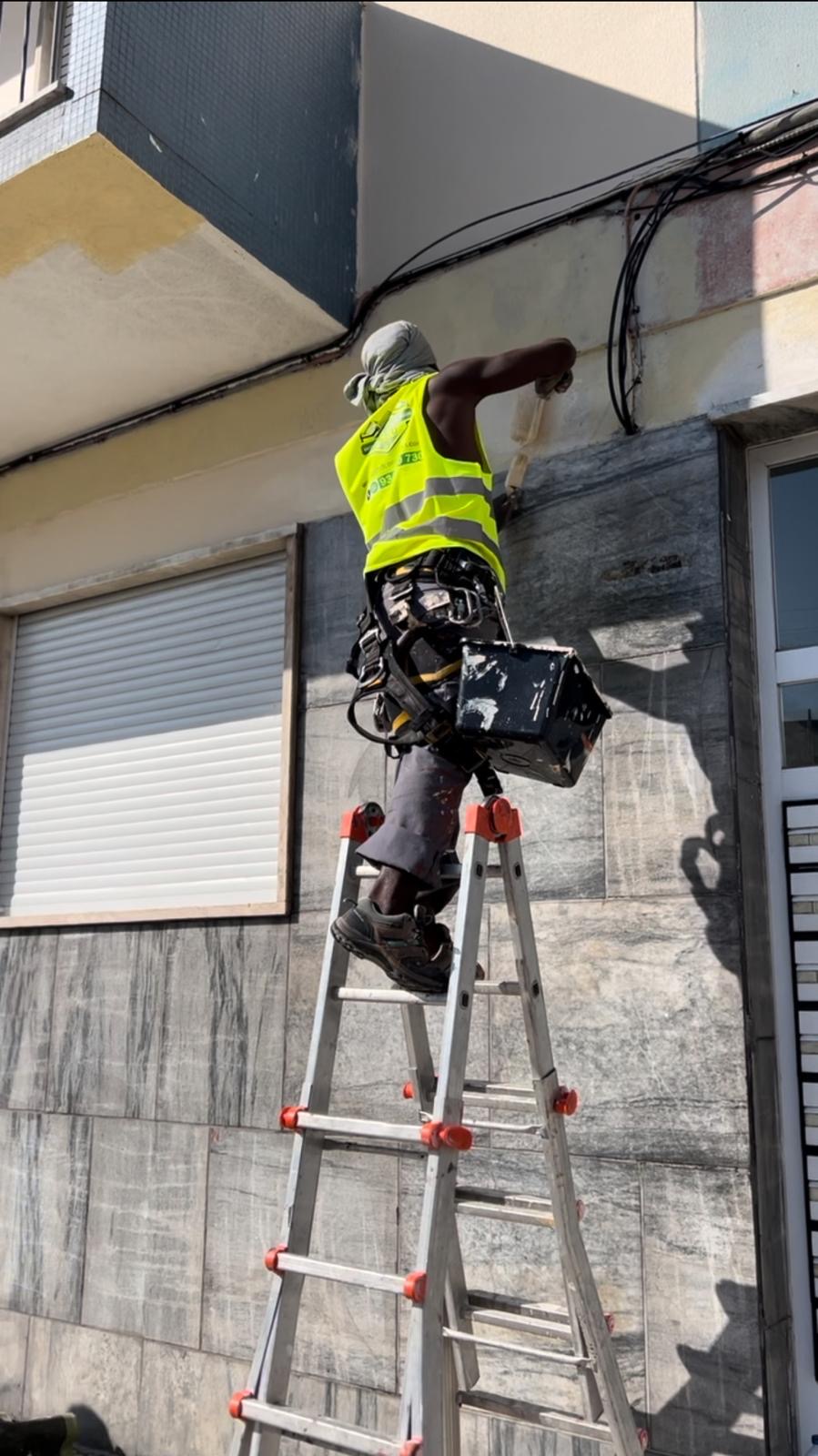 Emerson Sodré Coutinho - Odivelas - Roof Cleaning