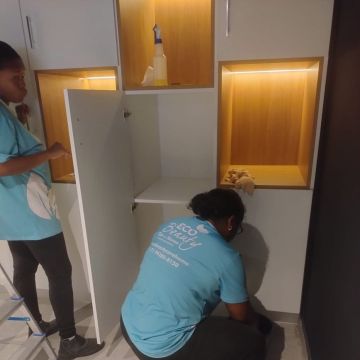 Julia - A Faxina Que Resolve - Condeixa-a-Nova - Window Blinds Cleaning