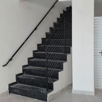 Serralheria Pro Inox - Ourém - Instalação de Porta para Animais de Estimação