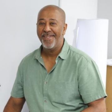 Niven Naidoo - Porto - Limpieza de ventanas